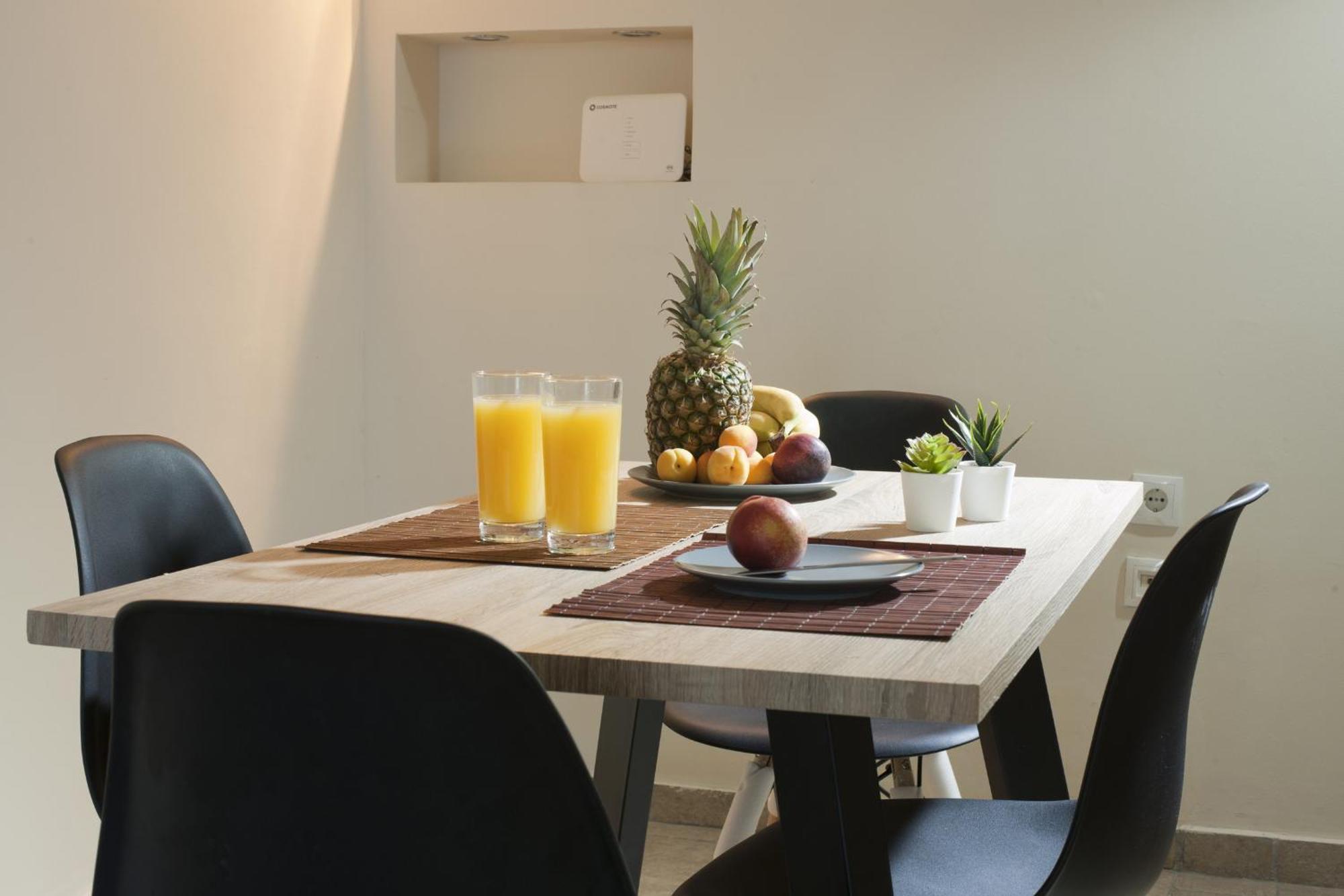 Comfortable Apartment At The Foot Of The Odeon Of Herodes Atticus Athen Eksteriør billede