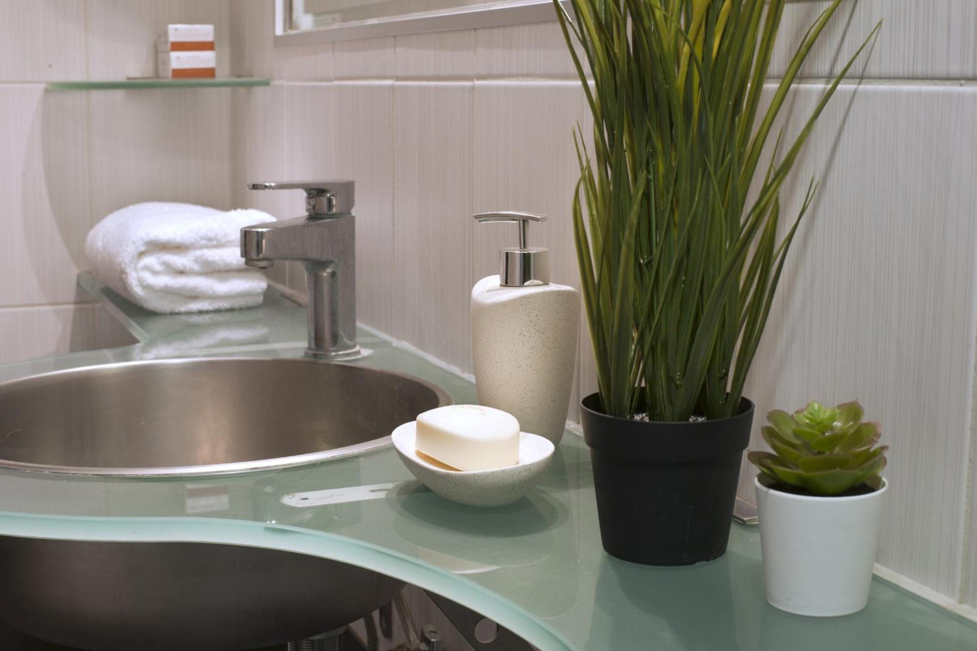 Comfortable Apartment At The Foot Of The Odeon Of Herodes Atticus Athen Eksteriør billede